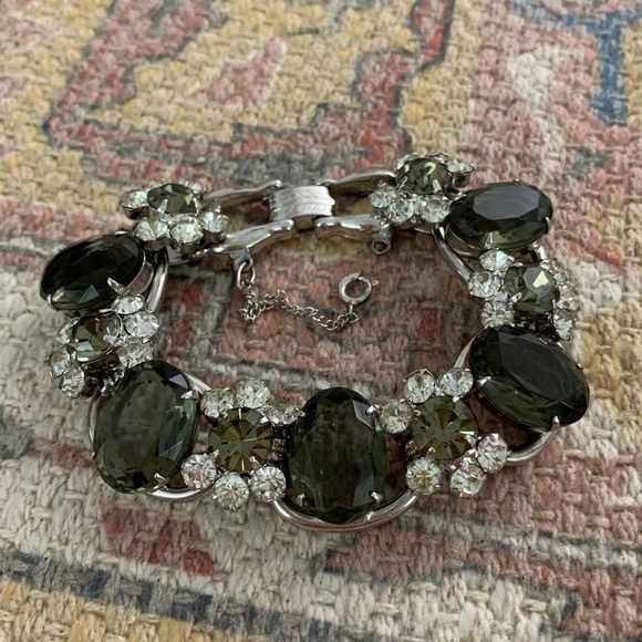 Vintage Juliana DeLizza Elster D&E Peridot Olive Clear Glass Rhinestone Bracelet - Picture 3 of 9